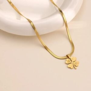JUALIVA Lucky Clover Gold Pendant Necklace – Elegant Four-Leaf Charm with Snake Chain