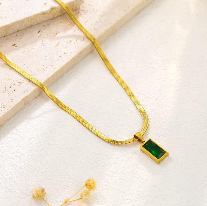 JUALIVA Emerald Aura Green Stone Pendant Necklace – Elegant Gold Finish Chain