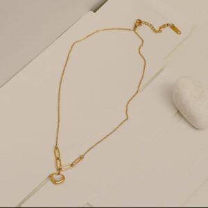 JUALIVA Golden Paperclip Heart Charm Necklace – Minimal Love-Inspired Pendant