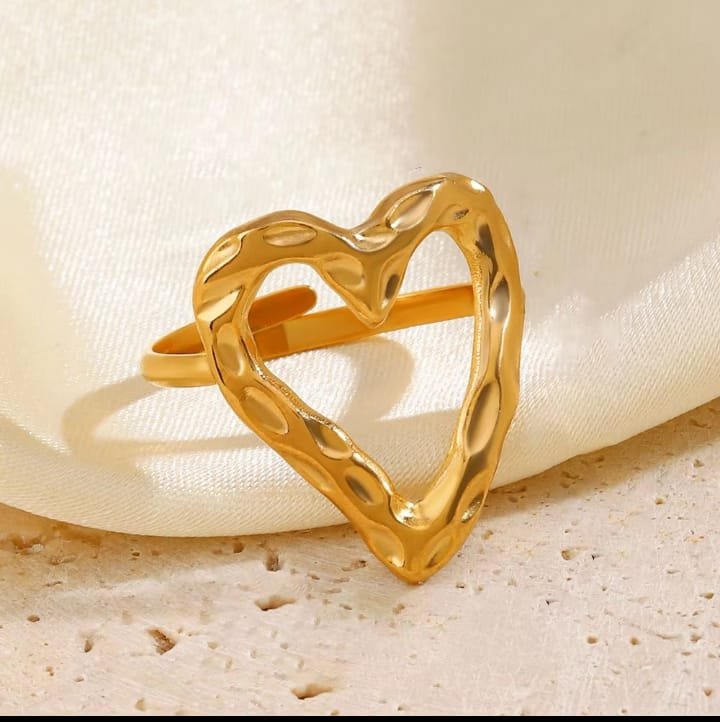 JUALIVA Melted Heart Abstract Gold Ring – Modern Open Heart Statement Ring for Women