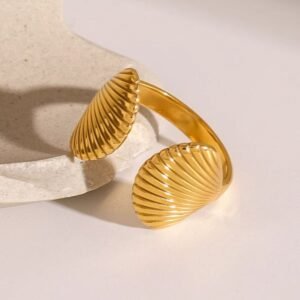 JUALIVA Golden Seashell Open Ring – Ocean-Inspired Textured Adjustable Statement Ring