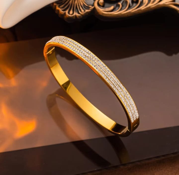 JUALIVA Radiant Crystal Gold Bangle