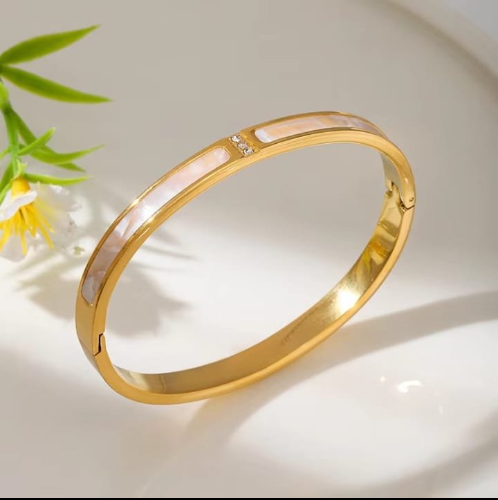 JUALIVA Pearl Inlay Crystal Accent Gold Bangle