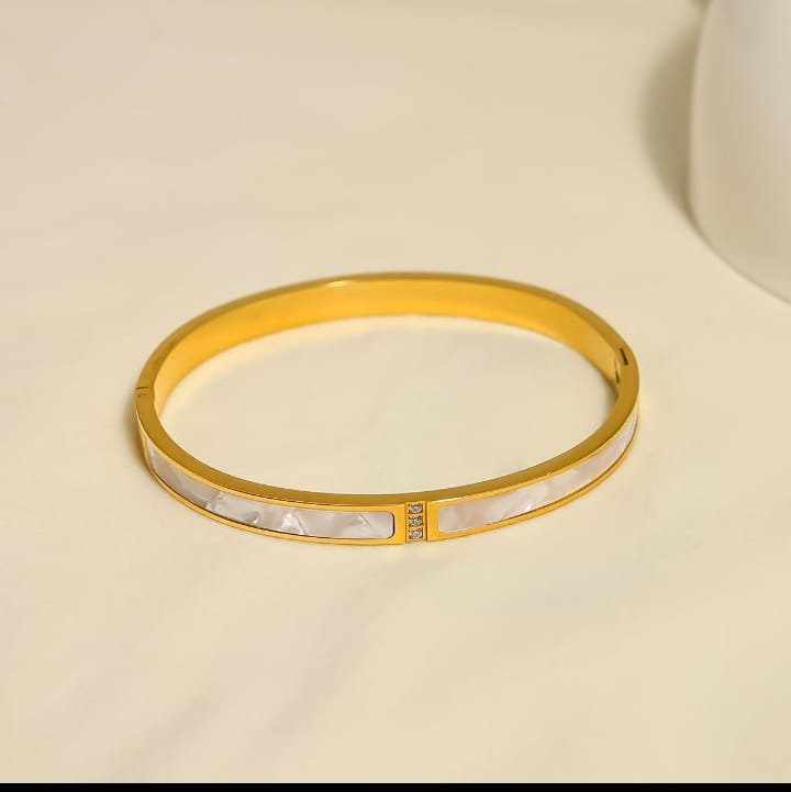 JUALIVA Pearl Inlay Crystal Accent Gold Bangle