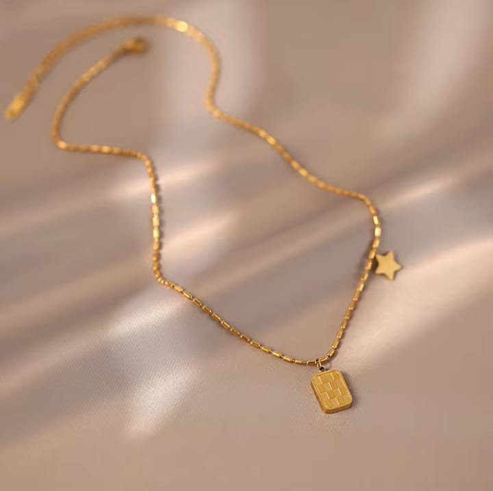 JUALIVA Stellar Checkered Charm Gold Necklace