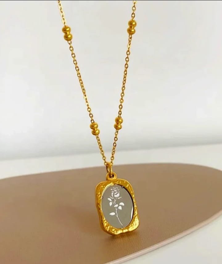 JUALIVA Golden Butterfly Drop Chain Necklace – Elegant Minimal Designer Statement Jewellery