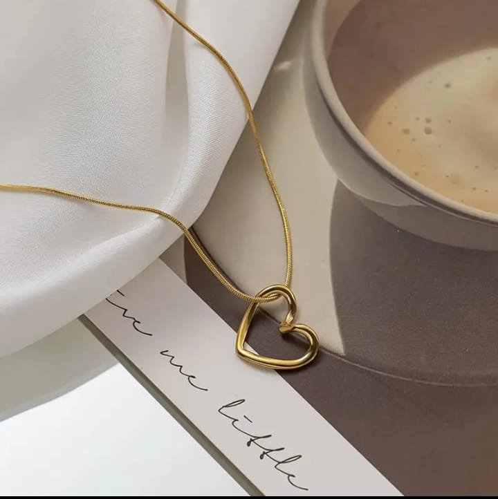 JUALIVA Anti-Tarnish Open Heart Gold Necklace (Minimal Everyday Wear)