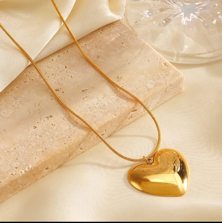 JUALIVA Anti-Tarnish Puffy Heart Gold Necklace (Luxury Statement Pendant)