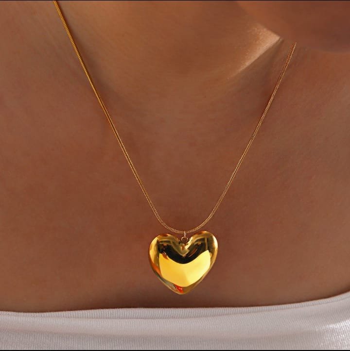 JUALIVA Anti-Tarnish Puffy Heart Gold Necklace (Luxury Statement Pendant)