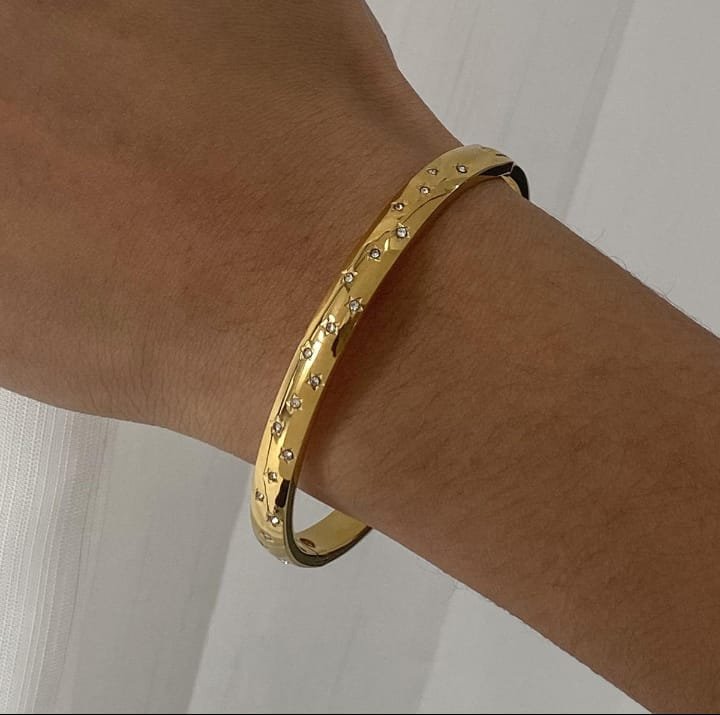 JUALIVA Premium Gold-Plated Crystal Studded Stainless Steel Bangle Bracelet for Women (Waterproof & Hypoallergenic)