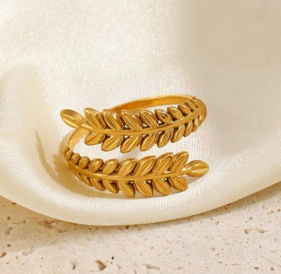 JUALIVA Elegant Gold Leaf Adjustable Ring for Women – Minimal Nature-Inspired Design
