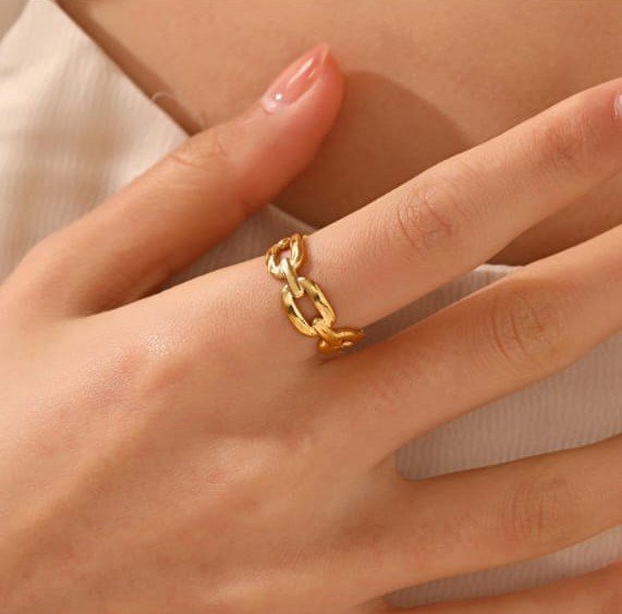 JUALIVA Elegant Gold Leaf Adjustable Ring for Women – Minimal Nature-Inspired Design