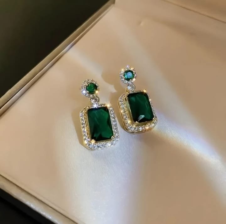 JUALIVA Alloy Gold-Plated Green, Gold Jewellery Set